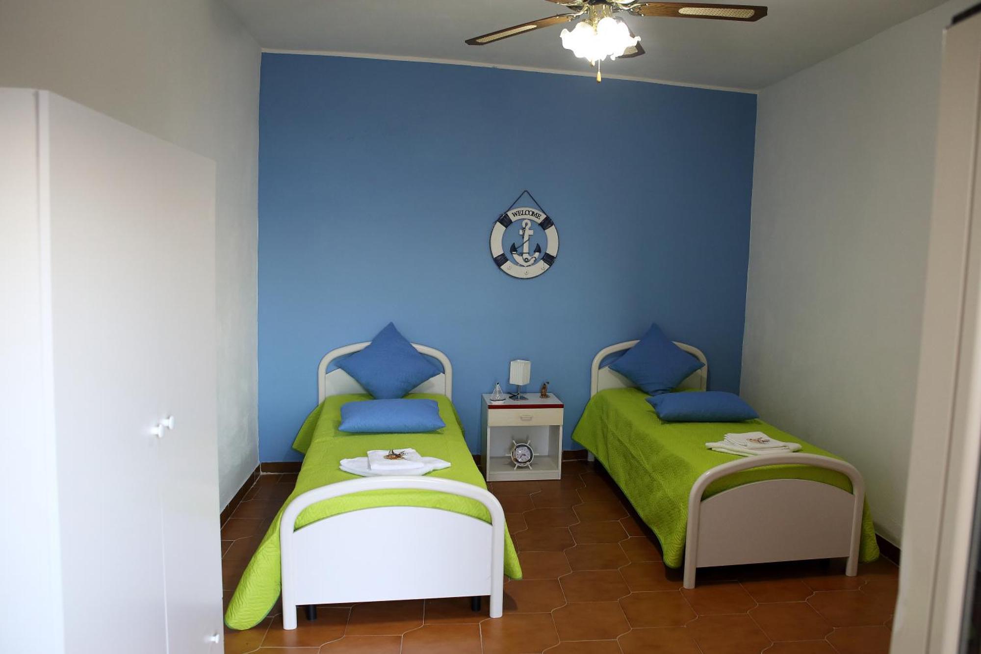 Villa Yellow House Licata Rom bilde
