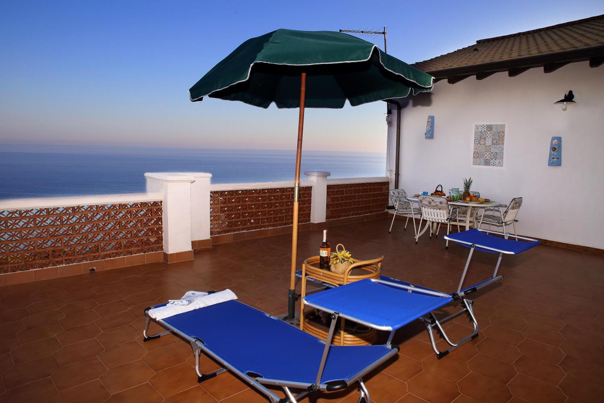 Villa Yellow House Licata Rom bilde