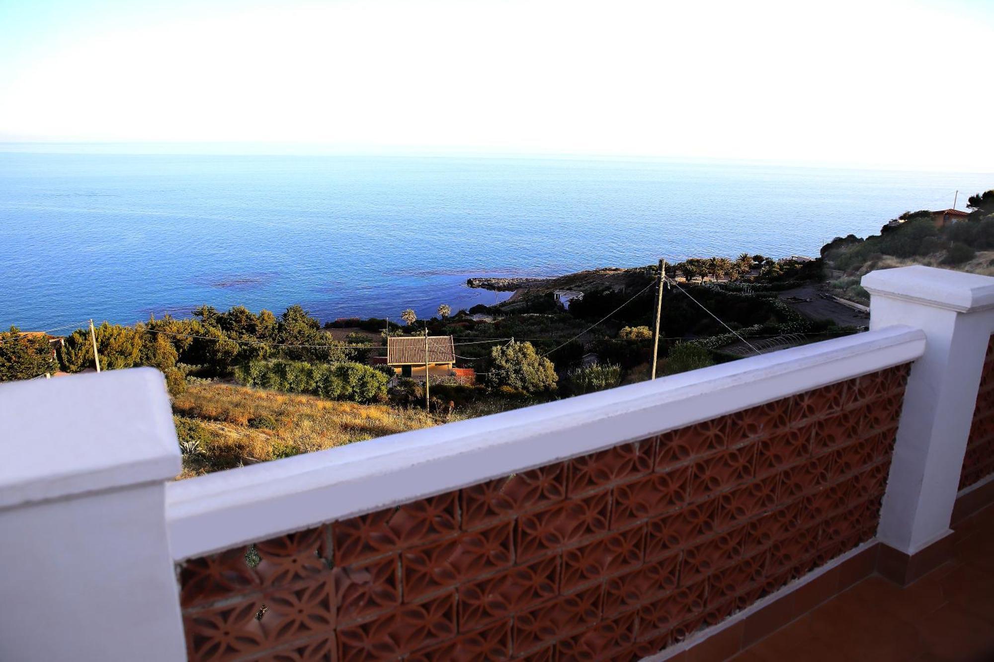 Villa Yellow House Licata Rom bilde